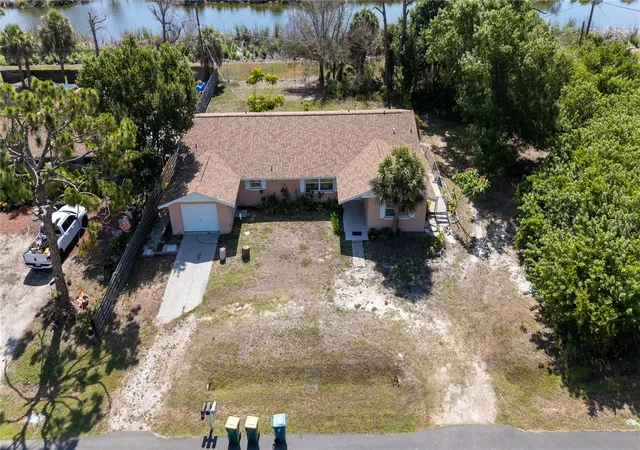2nd image of 1825 Shadow Ln, Englewood, FL 34224 | MLS# D6147936