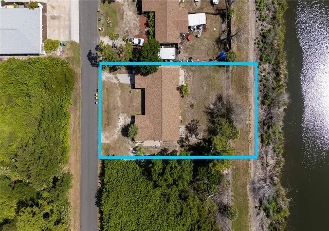Listing Photo 3 - Condo for sale in building located at 1825 Shadow Ln, ENGLEWOOD, FL 34224