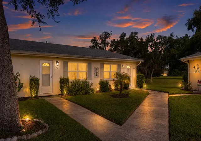 3rd image of 301 Andover Pl S, SUN CITY CENTER, FL 33573