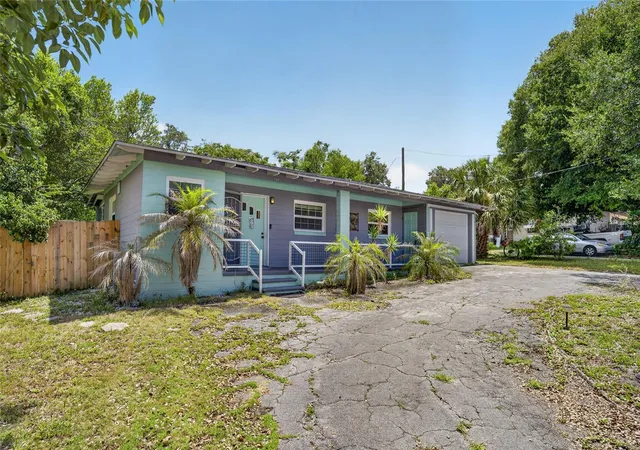Photo 3 of Single family home for sale at 129 Colomba Rd, Debary, FL 32713 | MLS# V4949929 | Listing updated on 2026-07-22