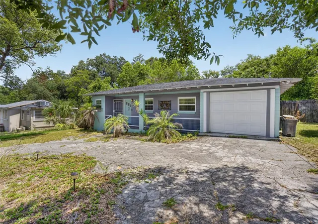 Photo 4 of Single family home for sale at 129 Colomba Rd, Debary, FL 32713 | MLS# V4949929 | Listing updated on 2026-07-22