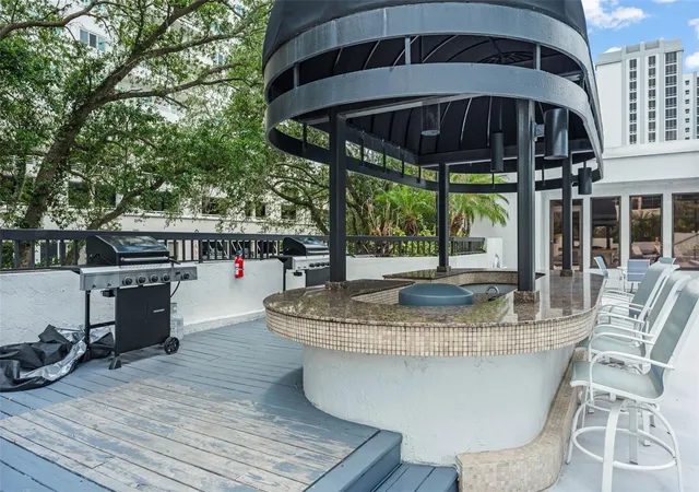 Listing Photo 2 - Condo for sale in building located at 530 E Central Blvd, Orlando, FL 32801 - Unit #503