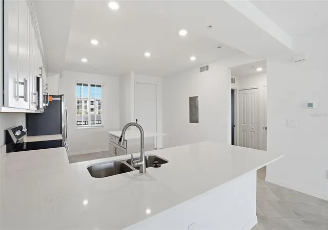 5th image of 17630 Opal Sand Dr #404, Venice, FL 34293 | MLS# TB8524329