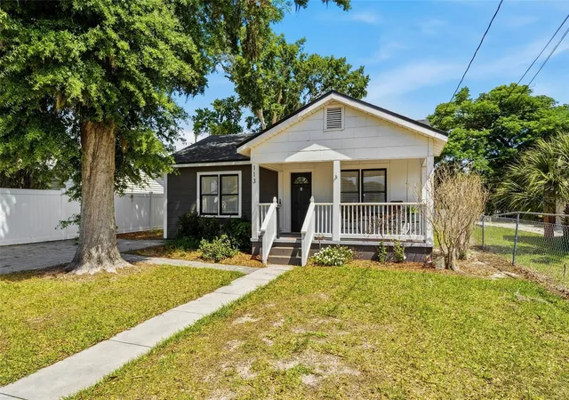 1st image of 113 Avenue C Se, Winter Haven, FL 33880 | MLS# O6420854