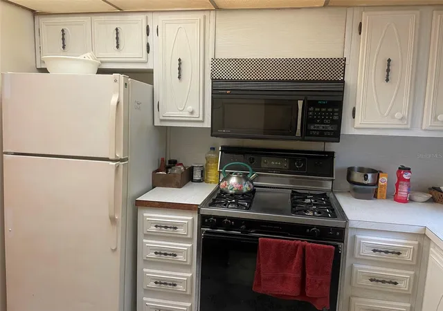 Photo 3 of Condo for sale at 5287 81st Street N #12, Saint Petersburg, FL 33709 | MLS# TB8524337 | Listing updated on 2026-09-02