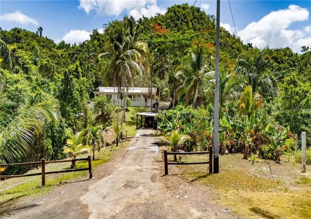Homes for sale in Arecibo, PR | Comm Cienguetas #33 Bo Esperanza, Arecibo, PR 00612 | MLS# PR9122404