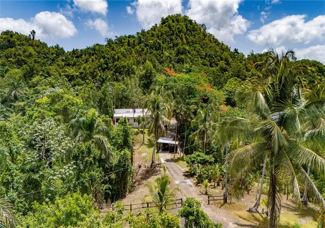 Homes for sale in Arecibo, PR | Comm Cienguetas #33 Bo Esperanza, Arecibo, PR 00612 | MLS# PR9122404