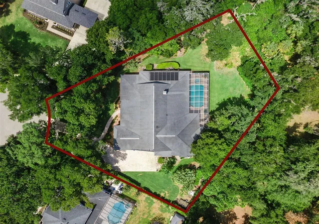 Photo 3 of Sale Pending at 5002 Muir Way, Lithia, FL 33547 | MLS# O6420865 | Listing updated on 2026-08-12