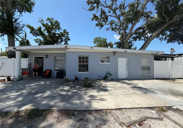 Photo 1 of Single family home for sale at 2318 W Powhatan Ave, Tampa, FL 33603 | MLS# TB8524344 | Listing updated on 2026-08-11