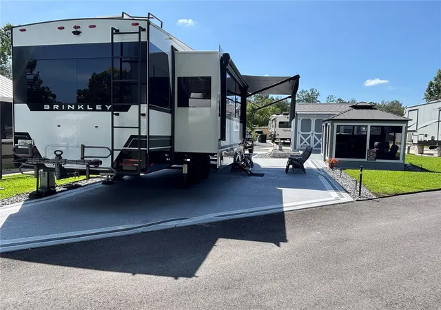 4th image of 2850 Ne 103Rd Ter, Silver Springs, FL 34488 | MLS# OM727586