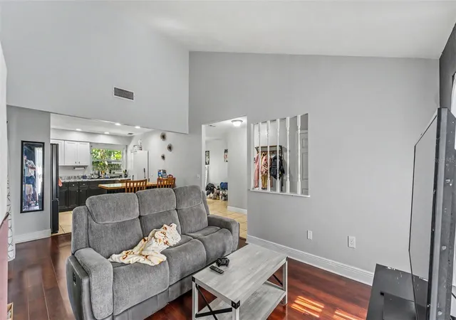 Photo 3 of Single family home for sale at 5060 Starling Dr, Mulberry, FL 33860 | MLS# L4963151 | Listing updated on 2026-09-30