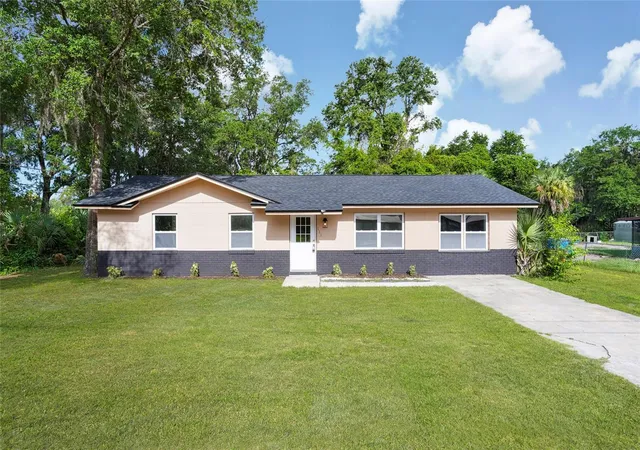Homes for sale in Palatka, FL | 111 Elm Ave, Palatka, FL 32177 | MLS# FC319603