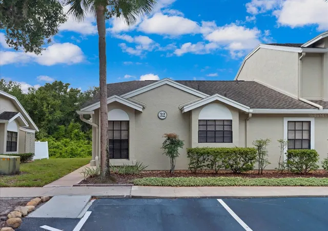 3rd image of 5100 Burchette Rd #3200, Tampa, FL 33647 | MLS# TB8524368
