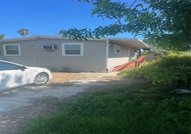 Photo 3 of Manufactured home for sale at 6731 Flicker Ln, Hudson, FL 34667 | MLS# W7887186 | Listing updated on 2026-07-05
