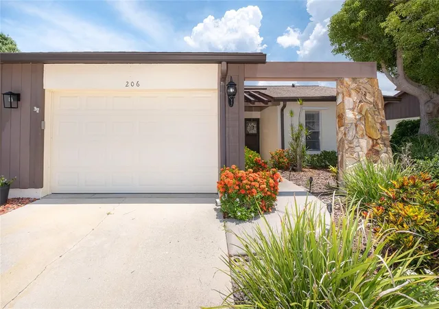 1st image of 206 Aspen St, Englewood, FL 34223 | MLS# D6147938
