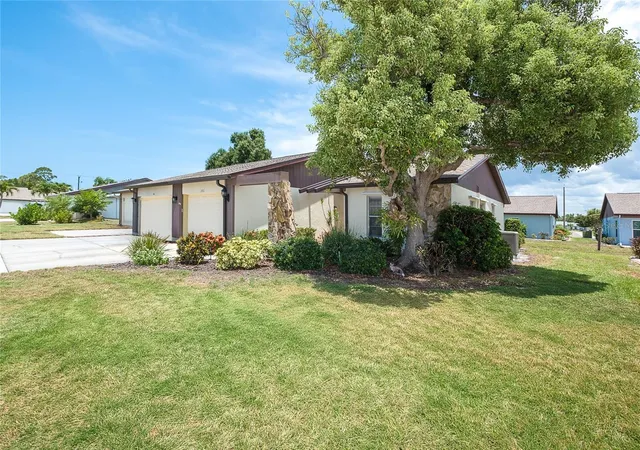 5th image of 206 Aspen St, Englewood, FL 34223 | MLS# D6147938