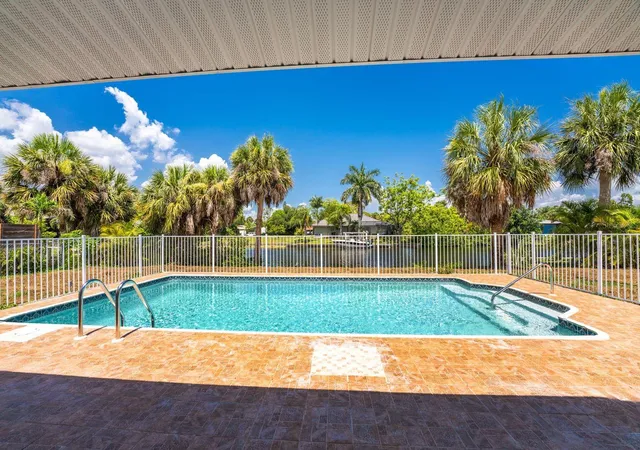 Homes for sale in Port Charlotte, FL | 18321 Wolbrette Cir, Port Charlotte, FL 33948 | MLS# A4698489