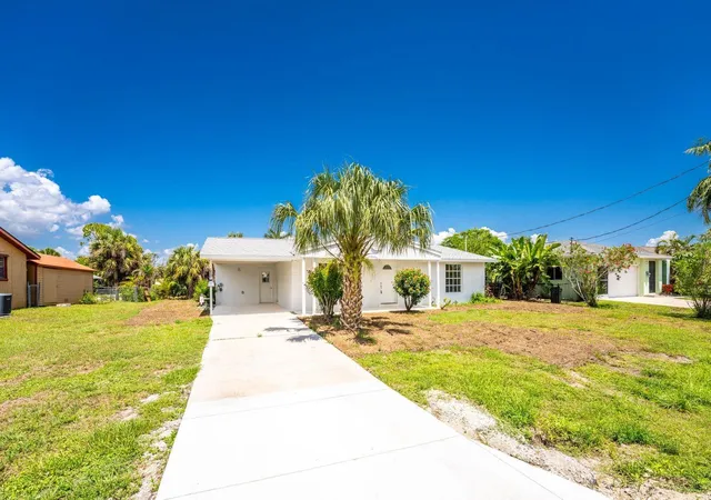 Homes for sale in Port Charlotte, FL | 18321 Wolbrette Cir, Port Charlotte, FL 33948 | MLS# A4698489