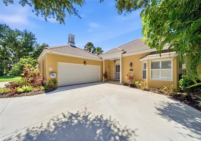 Homes for sale in Englewood, FL | 51 Golf View Dr, Englewood, FL 34223 | MLS# D6147939