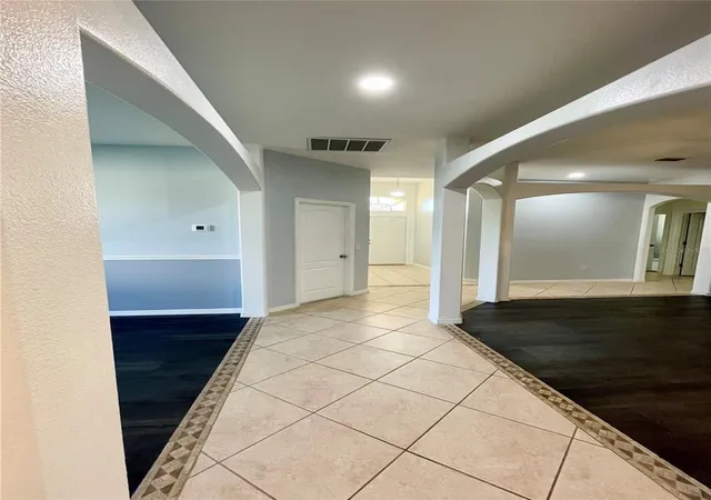 Photo 3 of Single family home for sale at 1944 The Oaks Blvd, Kissimmee, FL 34746 | MLS# S5152726 | Listing updated on 2026-09-07