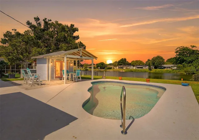 Homes for sale in Kenneth City, FL | 4822 60th Wy N, Kenneth City, FL 33709 | MLS# TB8524435