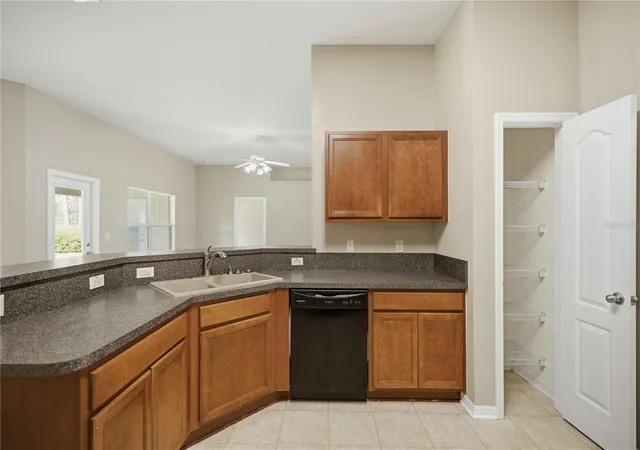 Photo 4 of Single family home for sale at 334 Lake Dr, Ocala, FL 34472 | MLS# OM727608 | Listing updated on 2026-08-28
