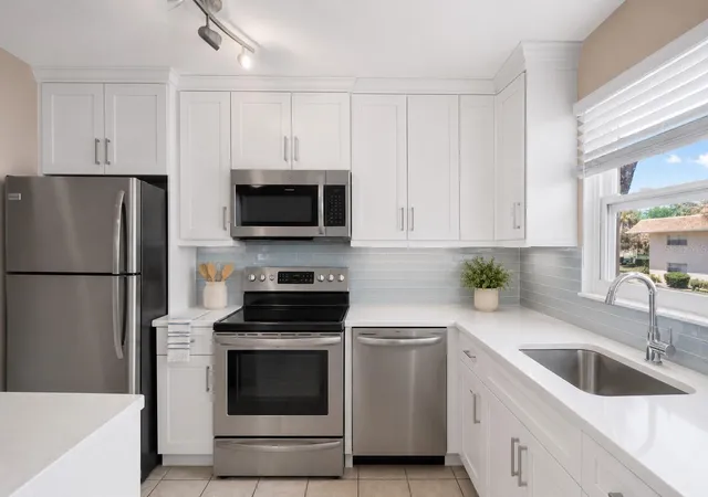 4th image of 2727 75Th St W, Bradenton, FL 34209