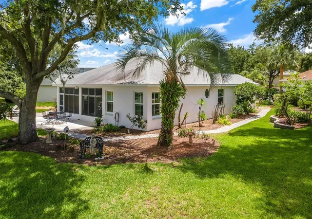 Photo 3 of Single family home for sale at 3354 Saint Lucia Ct, Tavares, FL 32778 | MLS# G5114430 | Listing updated on 2026-08-22