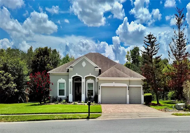 Homes for sale in Winter Garden, FL | 2006 Wintermere Pointe Dr, Winter Garden, FL 34787 | MLS# O6420951