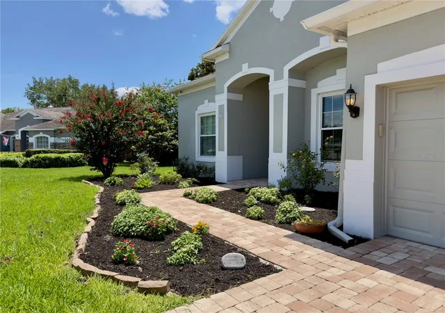 Homes for sale in Winter Garden, FL | 2006 Wintermere Pointe Dr, Winter Garden, FL 34787 | MLS# O6420951