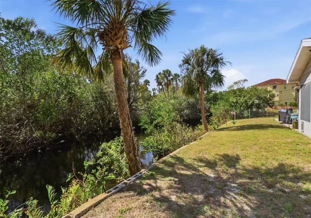 Photo 3 of Single family home for sale at 5728 Seabreeze Dr, Port Richey, FL 34668 | MLS# W7887191 | Listing updated on 2026-08-31