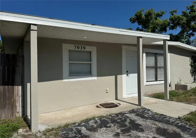 Photo 1 of Single family home for sale at 7039 E Lenox Dr, New Port Richey, FL 34653 | MLS# TB8524467 | Listing updated on 2026-08-20
