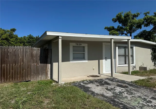 Photo 3 of Single family home for sale at 7039 E Lenox Dr, New Port Richey, FL 34653 | MLS# TB8524467 | Listing updated on 2026-08-20