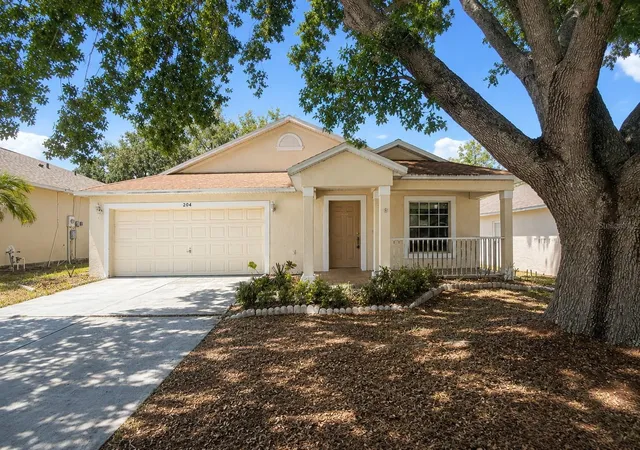 1st image of 204 Chardonnay Pl, Valrico, FL 33594 | MLS# TB8524471