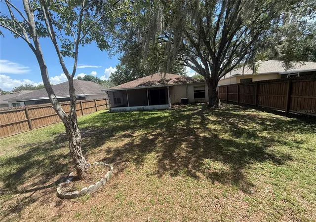 10th image of 204 Chardonnay Pl, Valrico, FL 33594 | MLS# TB8524471