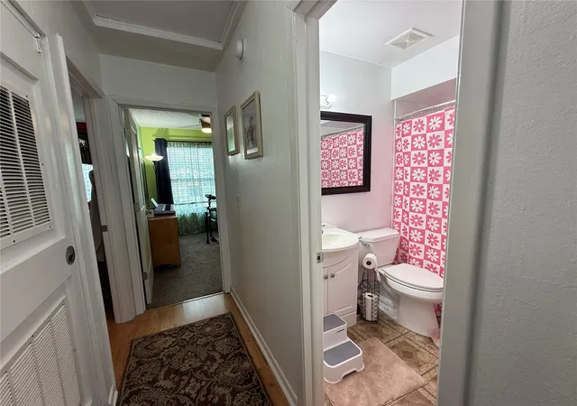 4th image of 10009 Regal Woods Ln, Tampa, FL 33624 | MLS# TB8524472