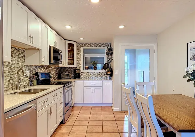 5th image of 202 Peacock Ln #A, Holmes Beach, FL 34217 | MLS# A4698503