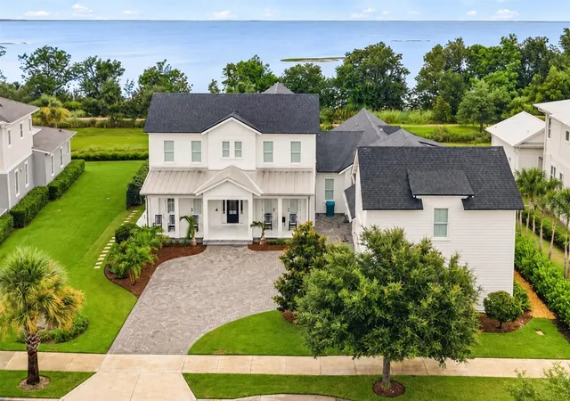 Single family home for sale at 907 Celadon St, WINTER GARDEN, FL 34787 | MLS# O6420982