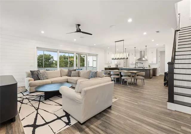 Photo 3 of Mansion for sale at 907 Celadon St, Winter Garden, FL 34787 | MLS# O6420982 | Listing updated on 2026-10-10