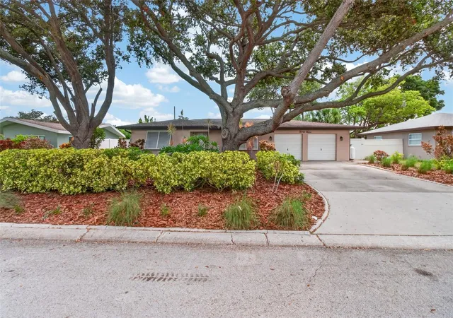 Photo 1 of Single family home for sale at 2012 Ripon Dr, Clearwater, FL 33764 | MLS# TB8524491 | Listing updated on 2026-08-29