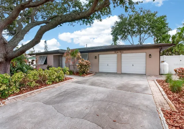 Photo 2 of Single family home for sale at 2012 Ripon Dr, Clearwater, FL 33764 | MLS# TB8524491 | Listing updated on 2026-08-29