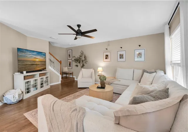Photo 3 of Townhouse for sale at 9548 Charlesberg Dr, Tampa, FL 33635 | MLS# W7887195 | Listing updated on 2026-10-06