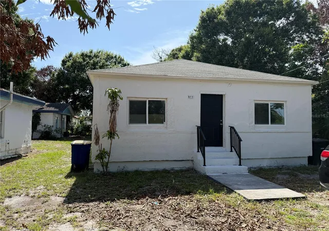 Photo 2 of Single family home for sale at 911 N 21st Street, Fort Pierce, FL 34950 | MLS# O6420997 | Listing updated on 2026-08-18