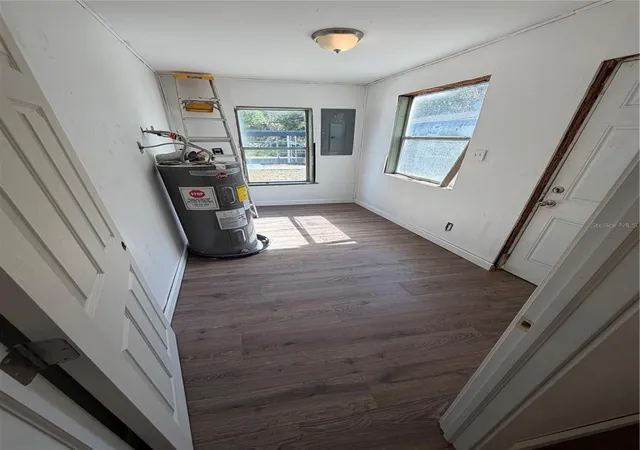 Photo 4 of Single family home for sale at 911 N 21st Street, Fort Pierce, FL 34950 | MLS# O6420997 | Listing updated on 2026-08-18