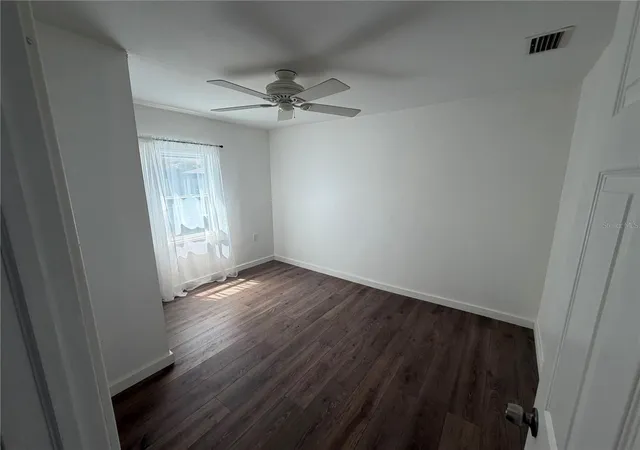 Photo 3 of Single family home for sale at 911 N 21st Street, Fort Pierce, FL 34950 | MLS# O6420997 | Listing updated on 2026-10-14