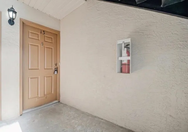 Photo 3 of Condo for sale at 4613 Gate Pl #104, Orlando, FL 32811 | MLS# S5152744 | Listing updated on 2026-09-01