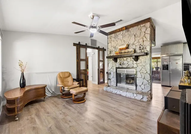 4th image of 37149 Grays Airport Rd, Lady Lake, FL 32159 | MLS# G5114436