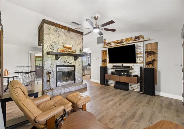 5th image of 37149 Grays Airport Rd, Lady Lake, FL 32159 | MLS# G5114436