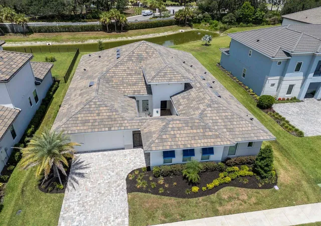 Photo 1 of Single family home for sale at 2639 Yacht Pl, Wesley Chapel, FL 33543 | MLS# TB8524507 | Listing updated on 2026-10-03