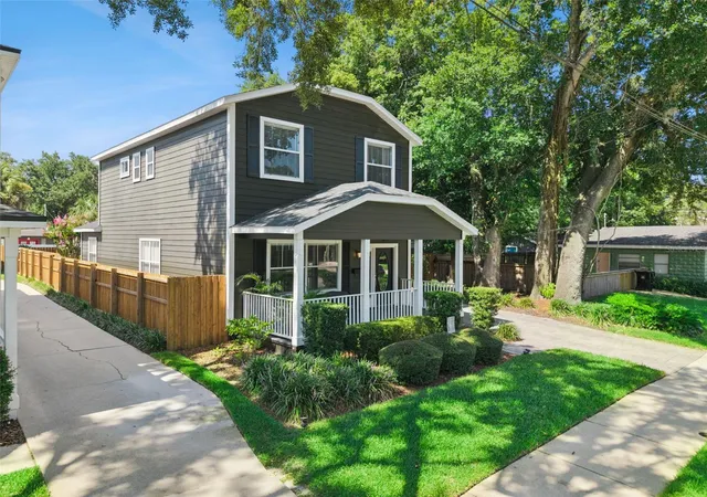 Photo 3 of Sale Pending at 1810 Illinois St, Orlando, FL 32803 | MLS# O6421000 | Listing updated on 2026-09-03